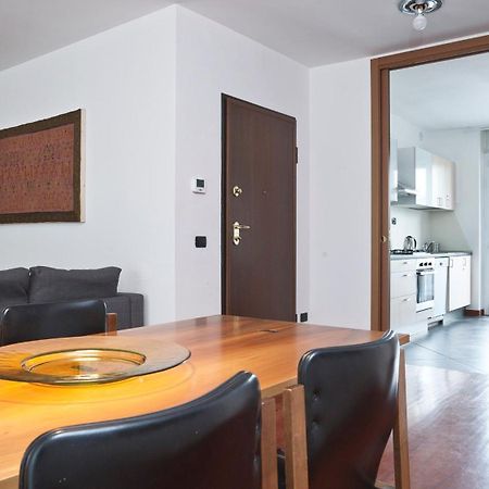 Italianway-Zanella Apartment Milan Bagian luar foto
