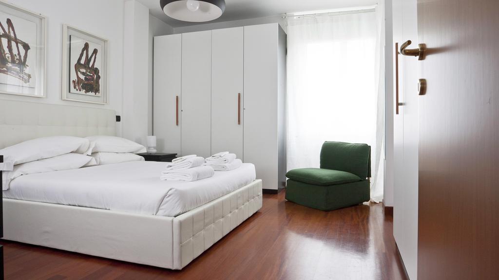 Italianway-Zanella Apartment Milan Bagian luar foto