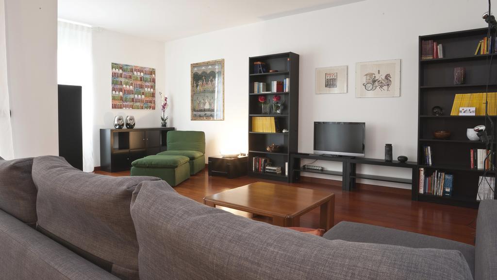 Italianway-Zanella Apartment Milan Bagian luar foto