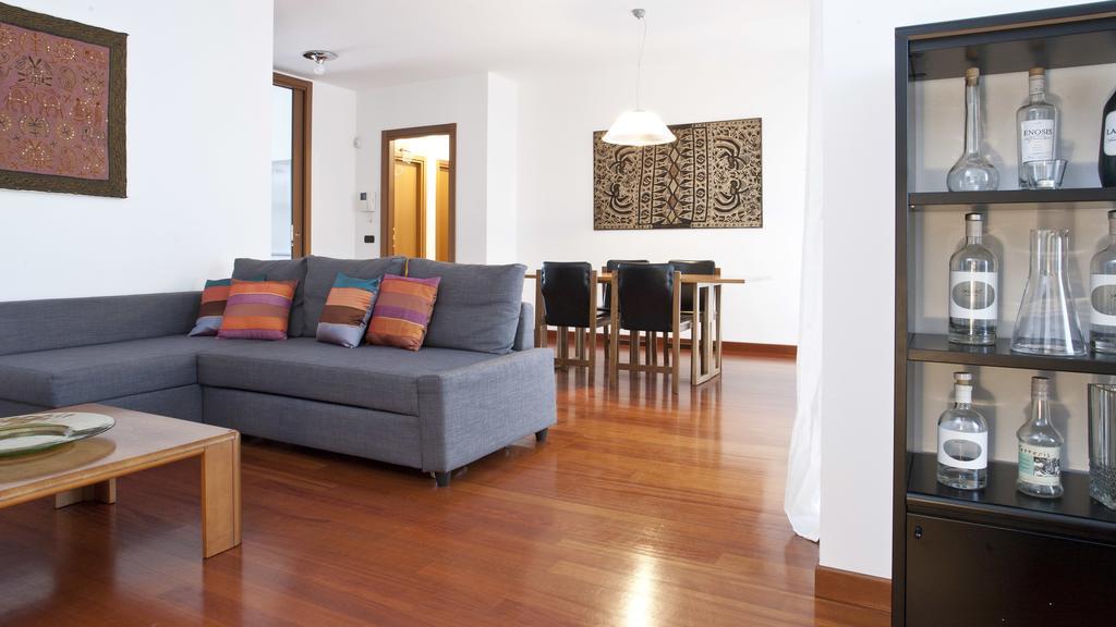 Italianway-Zanella Apartment Milan Bagian luar foto